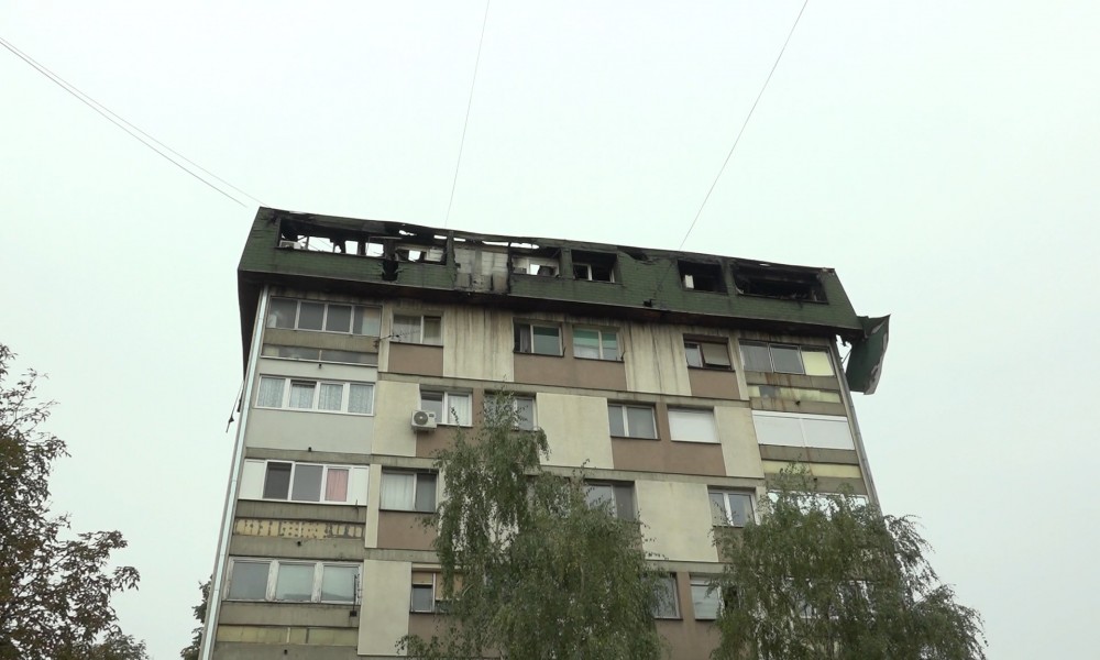 Stanari Braničevske 22, zgrade čiji je poslednji sprat izgoreo u požaru, apeluju za pomoć