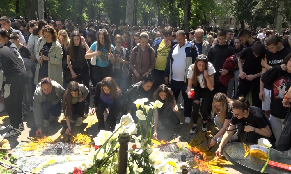 Požarevac se oprostio od tragično stradalih u OŠ  "Vladislav Ribnikar" u Beogradu