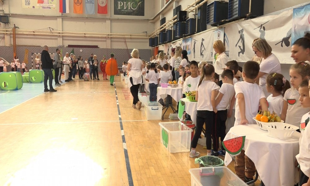 "Vitaminijada" i ove godine okupila veliki broj mališana