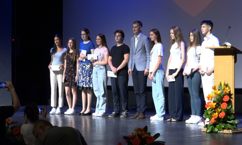 Požarevac nagradio đake i mentore za izuzetne rezultate