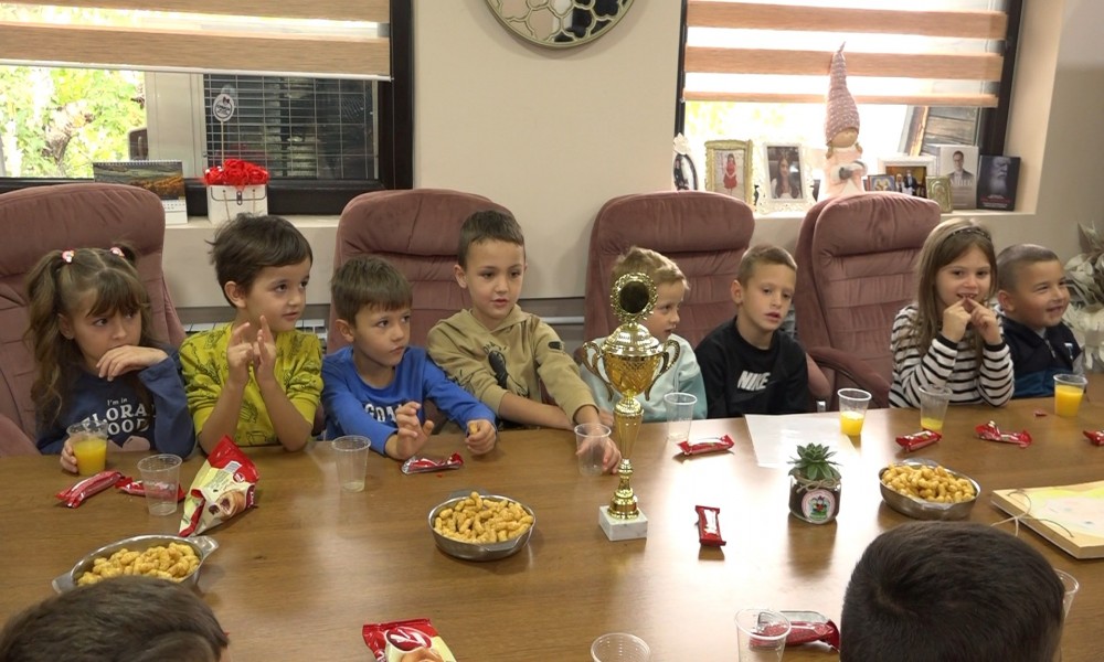 Mališani vrtića "Majski cvet" u poseti direktorki PU "Ljubica Vrebalov"