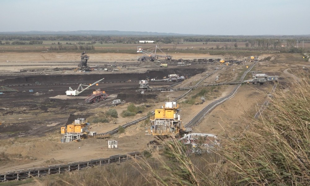 Priprema rudarske mehanizacije za zimsku sezonu rada na Kopu Drmno