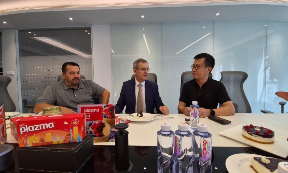 Bambi osvaja Kinu - Plazma na putu do potrošača Luckin Coffee