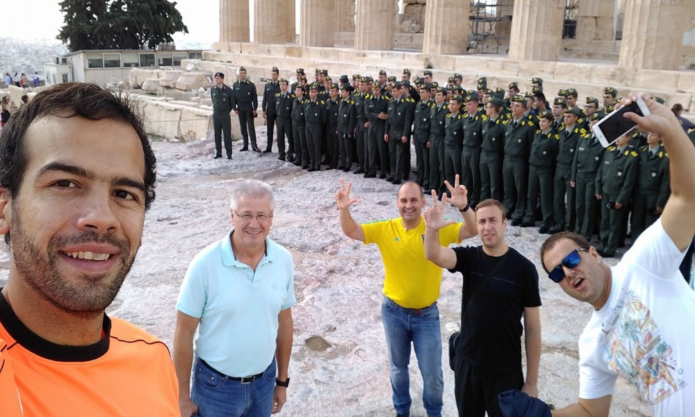 MARATONCI PORUČILI: ATINA JE OSVOJENA!