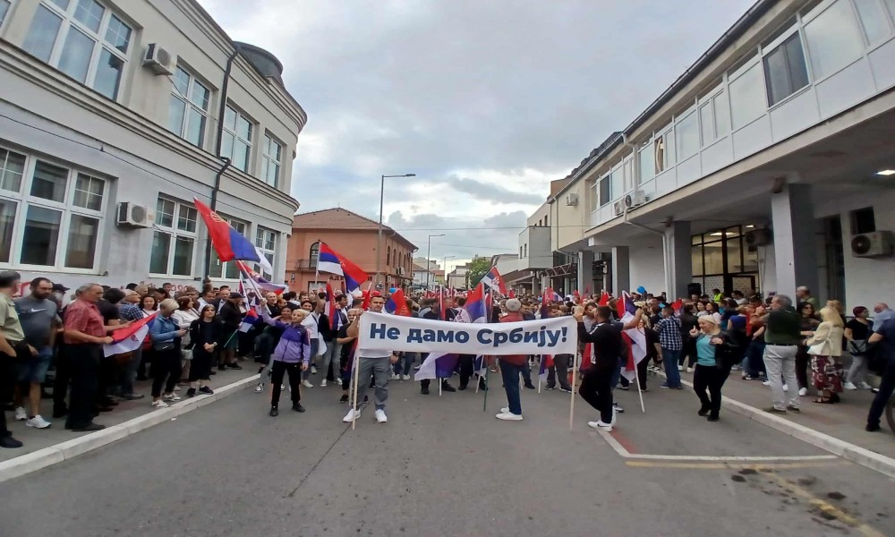 Treći skup SNS pristalica - nezadovoljstvo blokadama i poruka za slobodu kretanja