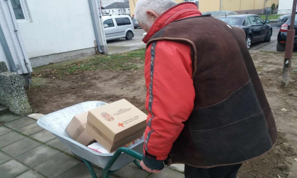 U opštini Golubac sprovedena je akcija raspodele 460 paketa za socijalno ugrožene porodice