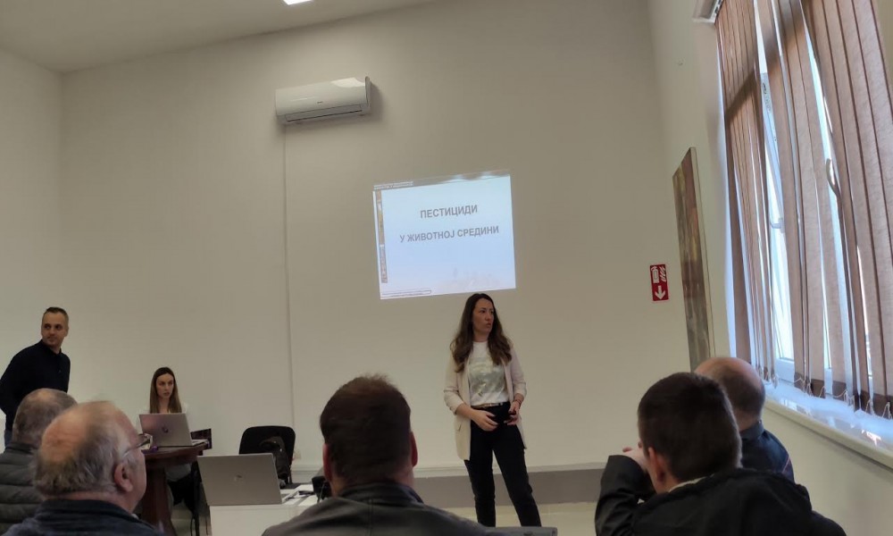 Obuka za bezbednu primenu pesticida - Poljoprivrednici u Golupcu stiču sertifikate