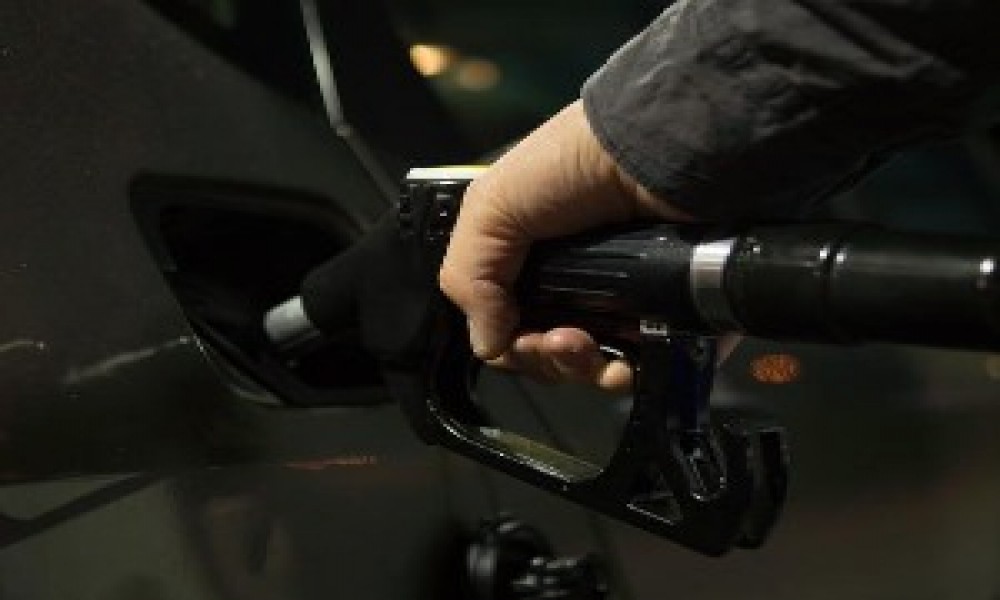 Nove cene goriva - benzin skuplji za četiri dinara, dizel za 20 para