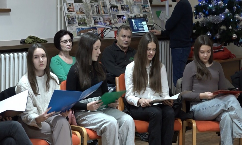 Poezija koja povezuje - veče stihova i zajedništva mladih Požarevca