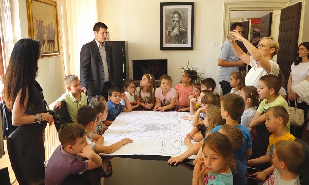 POSETA PREDŠKOLACA SKUPŠTINSKOM ZDANJU