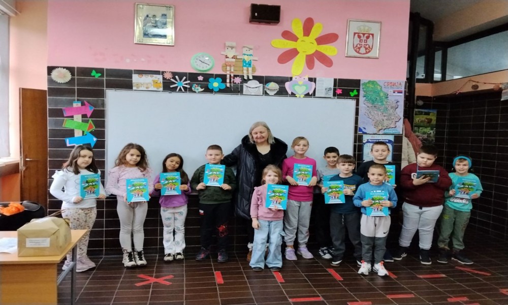 Edukativne knjige "Pažljivkova pravila" uručene đacima u opštini Golubac