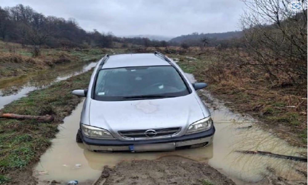Nastavlja se potraga za nestalima na području Žagubici, pronađen automobil u kome su se nalazili