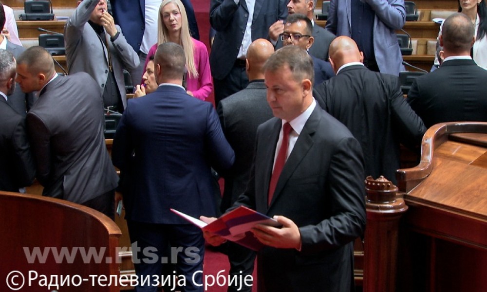 Skupština izabrala Slobodana Cvetkovića za ministra privrede, poslanici dela opozicije i danas ometaju rad sednice