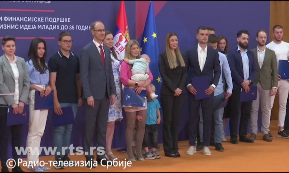 Uručeno 35 rešenja o bespovratnima sredstvima za najbolje biznis ideje mladih