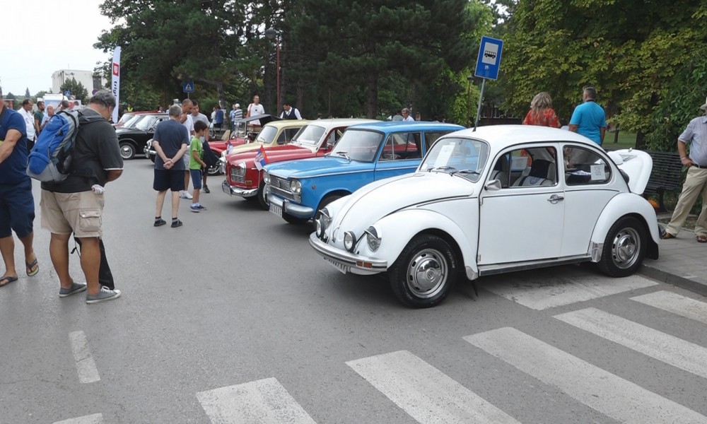 ODRŽAN DRUGI SKUP OLDTAJMERA U KOSTOLCU
