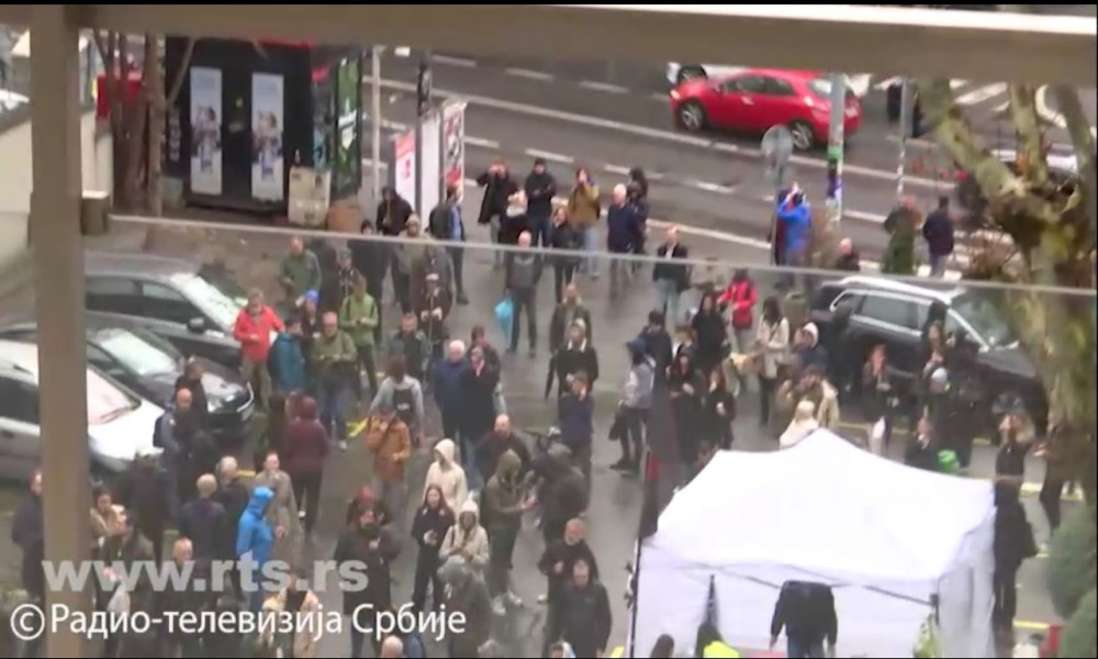 Zgrade RTS-a peti dan bez obezbeđenja, dve nedelje nezakonite blokade javnog servisa