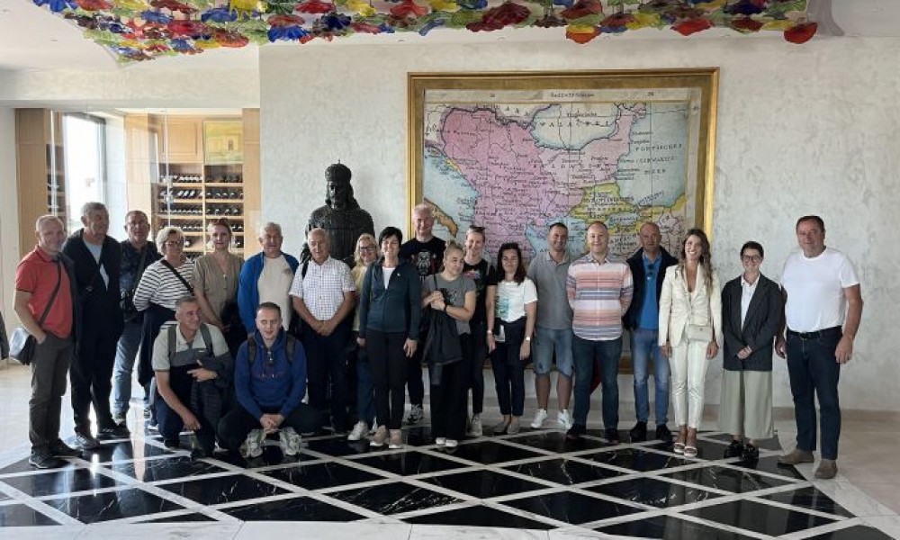 Predstavnici turističke privrede, državnih ustanova i medija iz Republike Srpske u poseti Zlatiboru