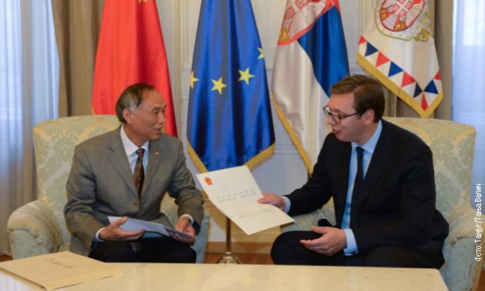 KINESKI AMBASADOR PRENEO VUČIĆU POZDRAVE SI ĐINPINGA I LI KEĆIJANGA