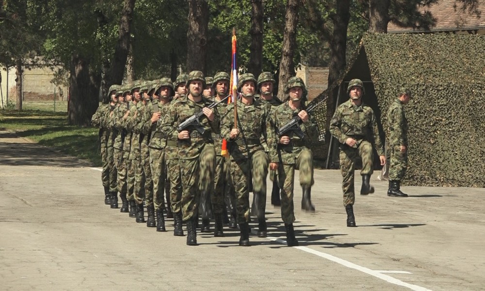 Vučić i Vučević čestitali Dan kopnene vojske