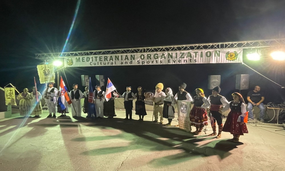 Folklorni ansambl Centra za kulturu "Dragan Kecman" podigao publiku na noge u Grčkoj