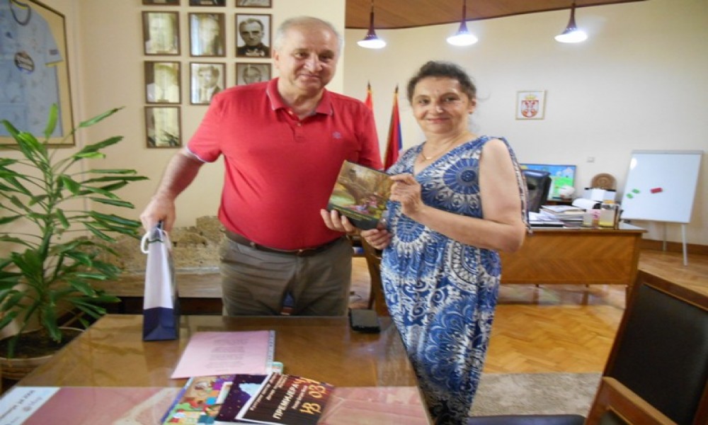 Pesma Jabuka  Marije Peric iz Velikog Gradišta našla svoje mesto u Bukvaru