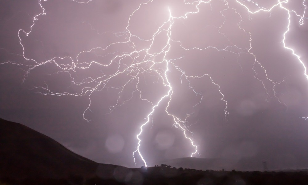 METEOROLOZI UPOZORAVAJU DA JE POPODNE OPET MOGUĆE NEVREME