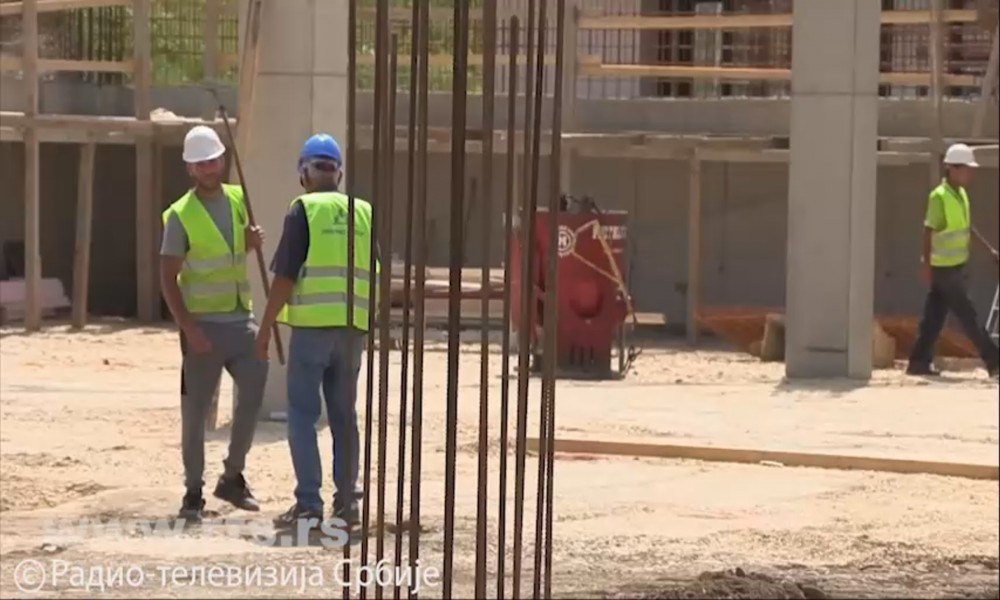 Visoke temperature zagrejale polemiku – treba li zakonom zabraniti rad na otvorenom u najtoplijem delu dana