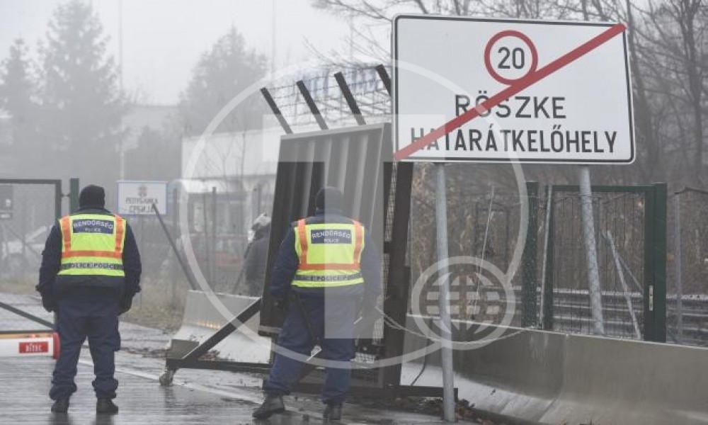 Migranti probili ogradu na Horgošu2,pucali mađarski policajci