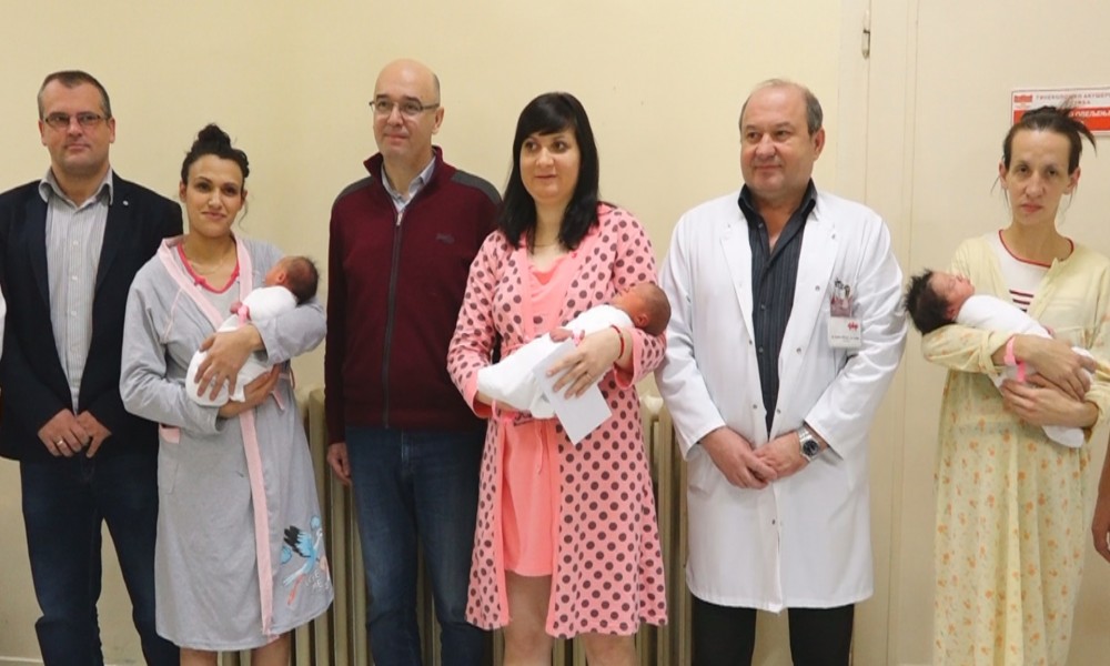 POKLON VAUČERI  ZA PRVE BEBE ROĐENE U NOVOJ GODINI