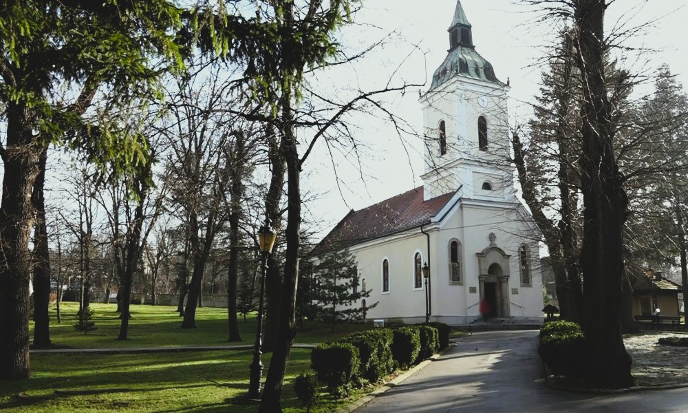 Petrovdan - praznik vere, običaja i darivanja jabuka za sreću