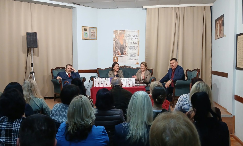 Zbirka pesama "Kao vino si, gospodine" Vere Simić pred petrovačkom publikom