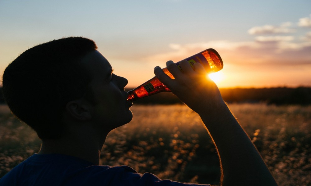 Sve veći broj školske dece konzumira alkohol