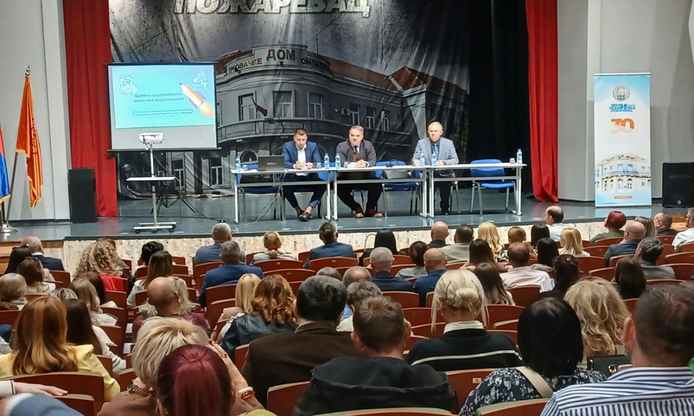 Ministar prosvete Požarevcu: Fokus na unapređenju nastave i budućnosti obrazovanja