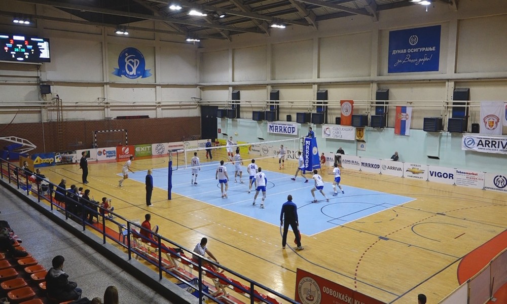 MLADI RADNIK I SMEDEREVO CARINA NA TERENU