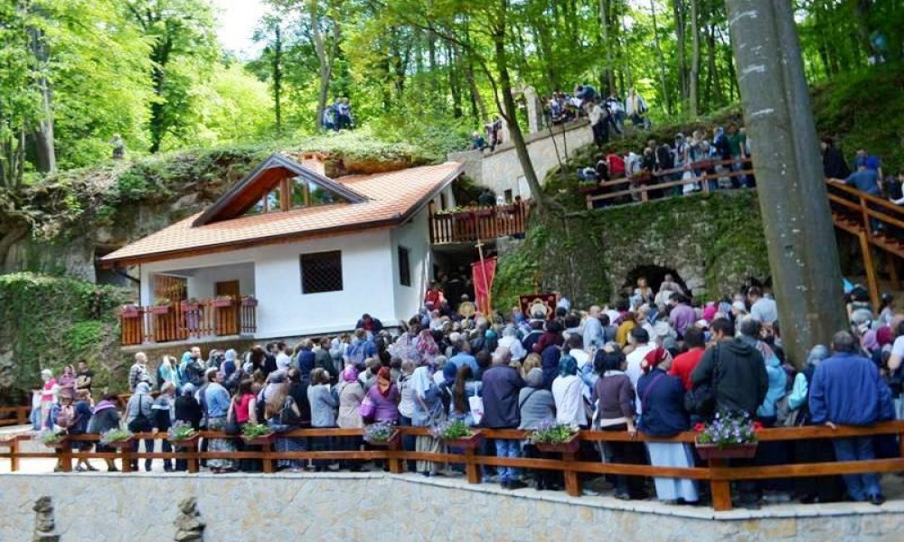 OSVEŠĆENA ISPOSNICA ZOSIMA I KANONIZOVAN SVETI JAKOV TUMANSKI